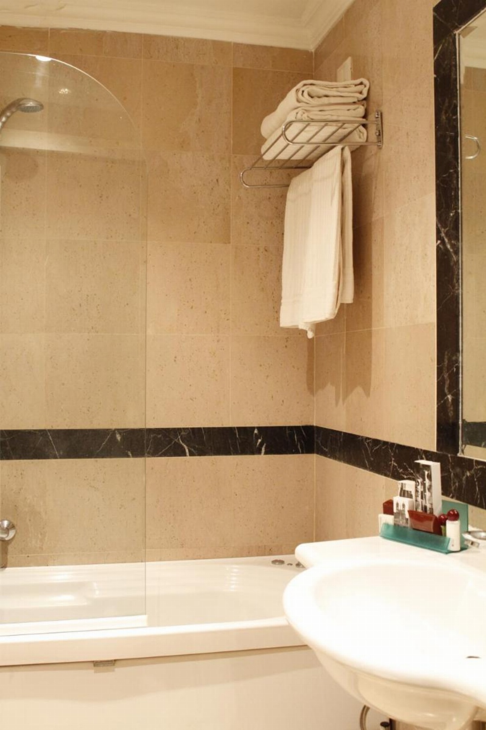 Room image 5