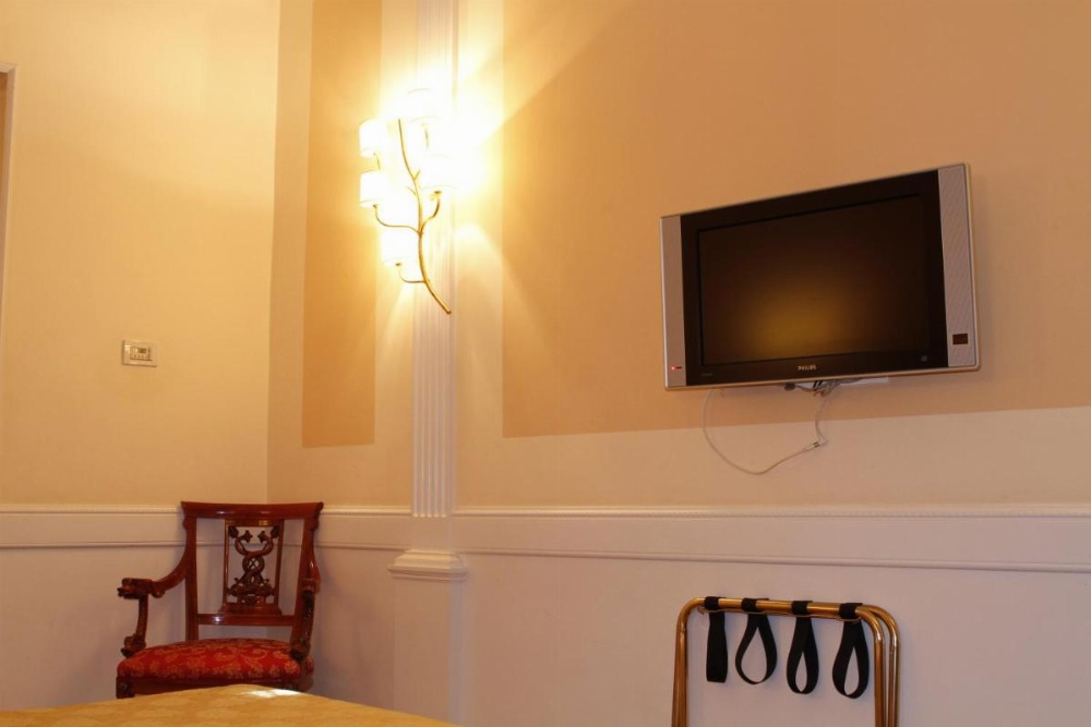 Room image 3