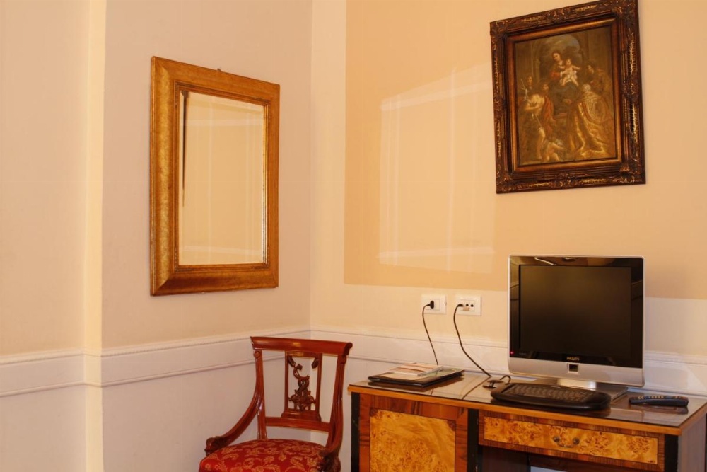 Room image 3